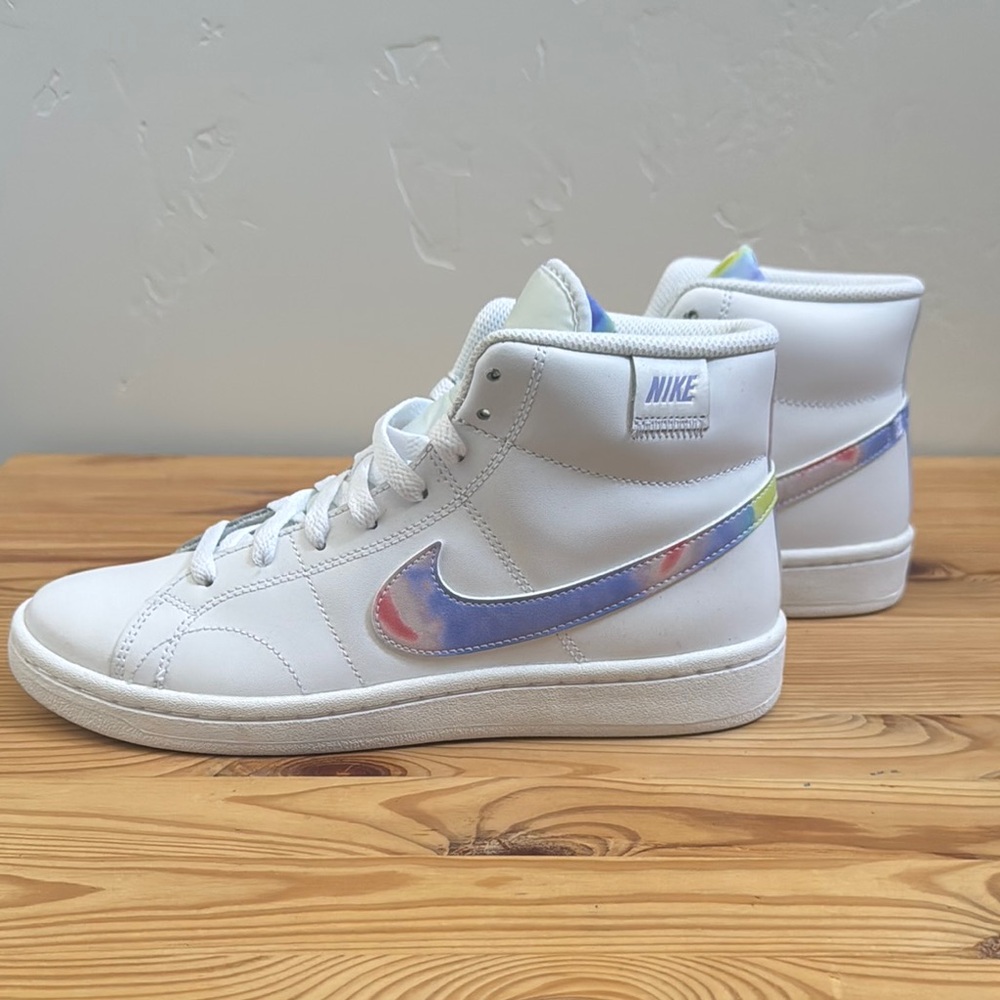 Nike Court Royale 2 Mid Women’s Sneaker